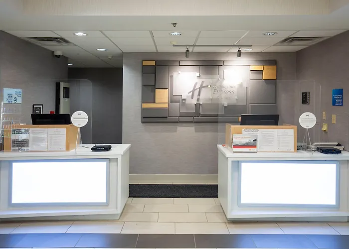 Holiday Inn Express & Suites Louisville South-Hillview